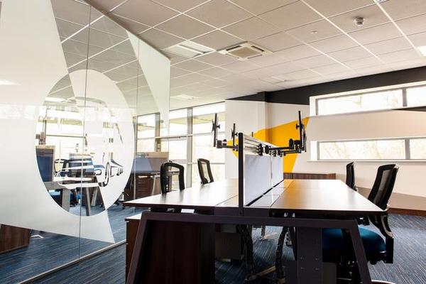 要如何裝修辦公室來展示公司文化和形象呢？