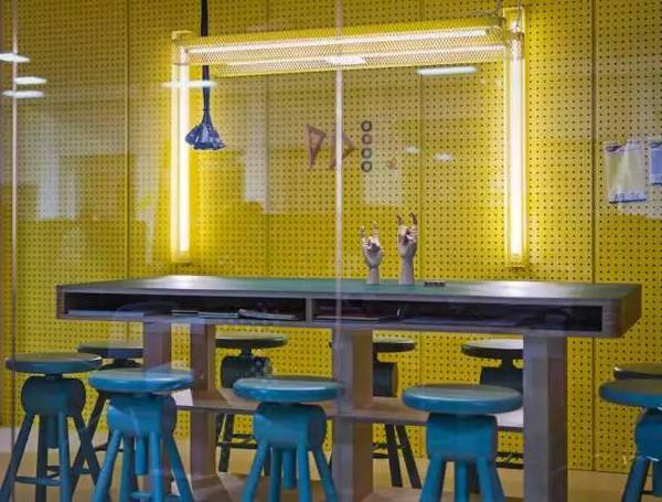 辦公室設計|“樂趣”和“魔法”創(chuàng)造的辦公王國