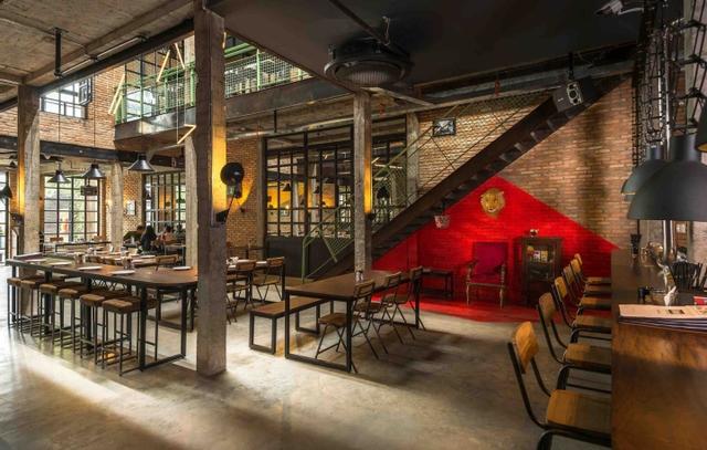 商業(yè)空間:越南西貢主題餐廳工業(yè)風(fēng)格設(shè)計(jì)