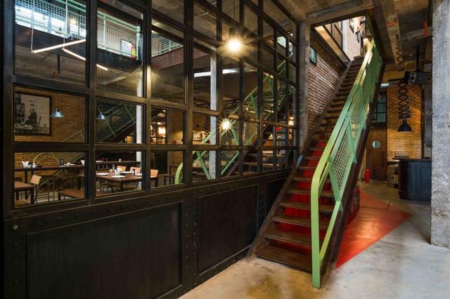 商業(yè)空間:越南西貢主題餐廳工業(yè)風(fēng)格設(shè)計(jì)