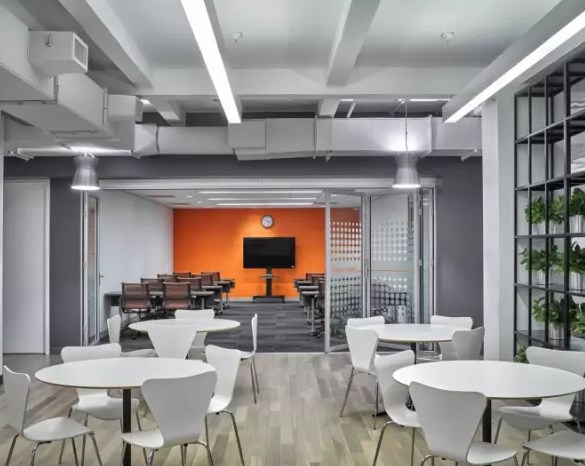 在辦公室裝修中，應(yīng)該遵循什么裝修原則呢？