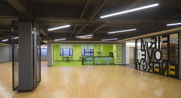 辦公室設(shè)計時巧妙應(yīng)用色彩搭配，讓辦公室更個性！